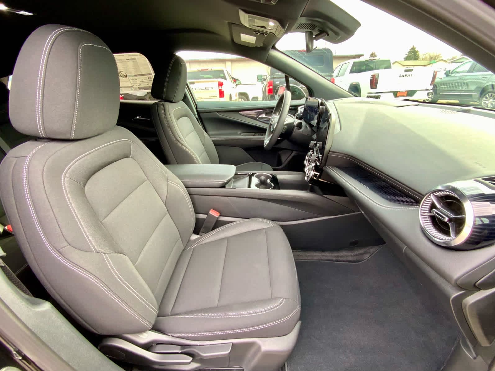 Thumbnail: 2026 Chevrolet Blazer EV - 22