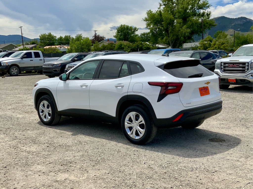 New 2026 Chevrolet Trax LS SUV