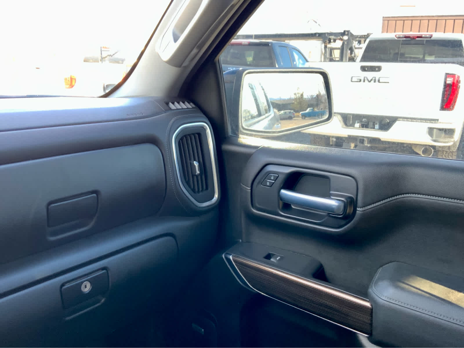 Thumbnail: 2021 Chevrolet Silverado 1500 - 37