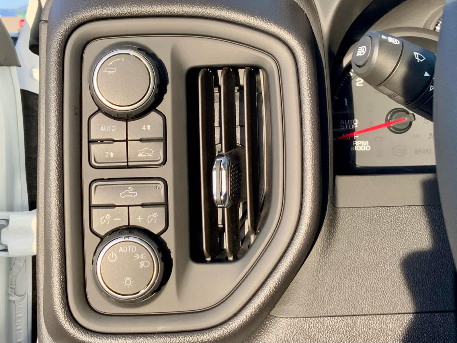 Thumbnail: 2026 Chevrolet Silverado 1500 - 39