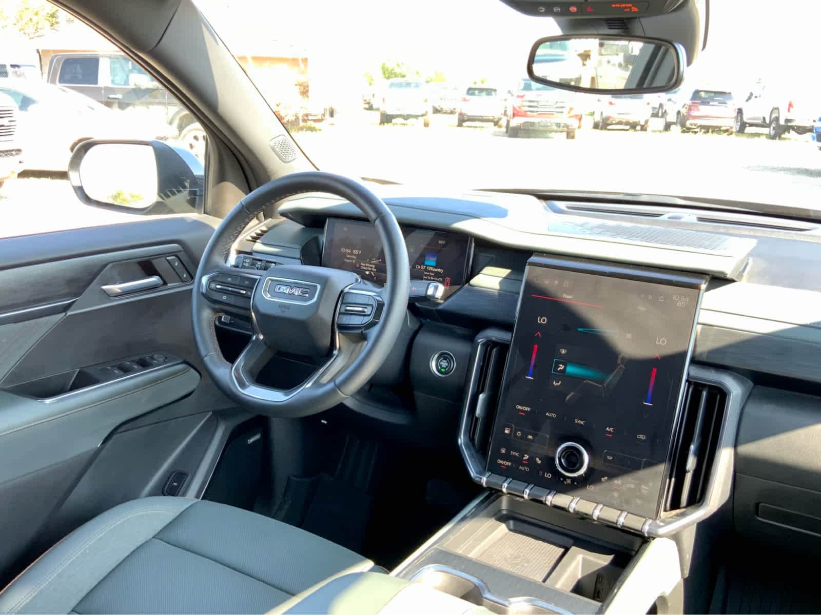 Thumbnail: 2024 GMC Acadia - 38