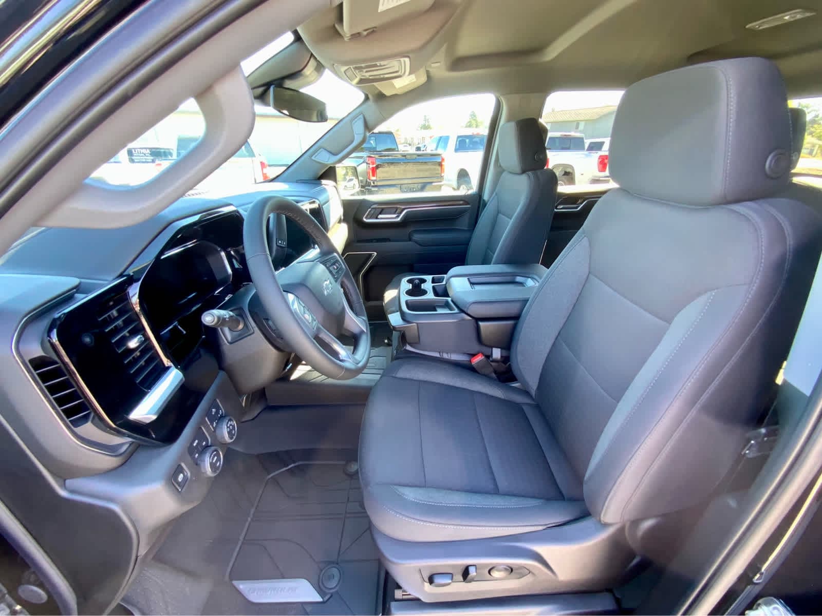 Thumbnail: 2026 Chevrolet Silverado 1500 - 27