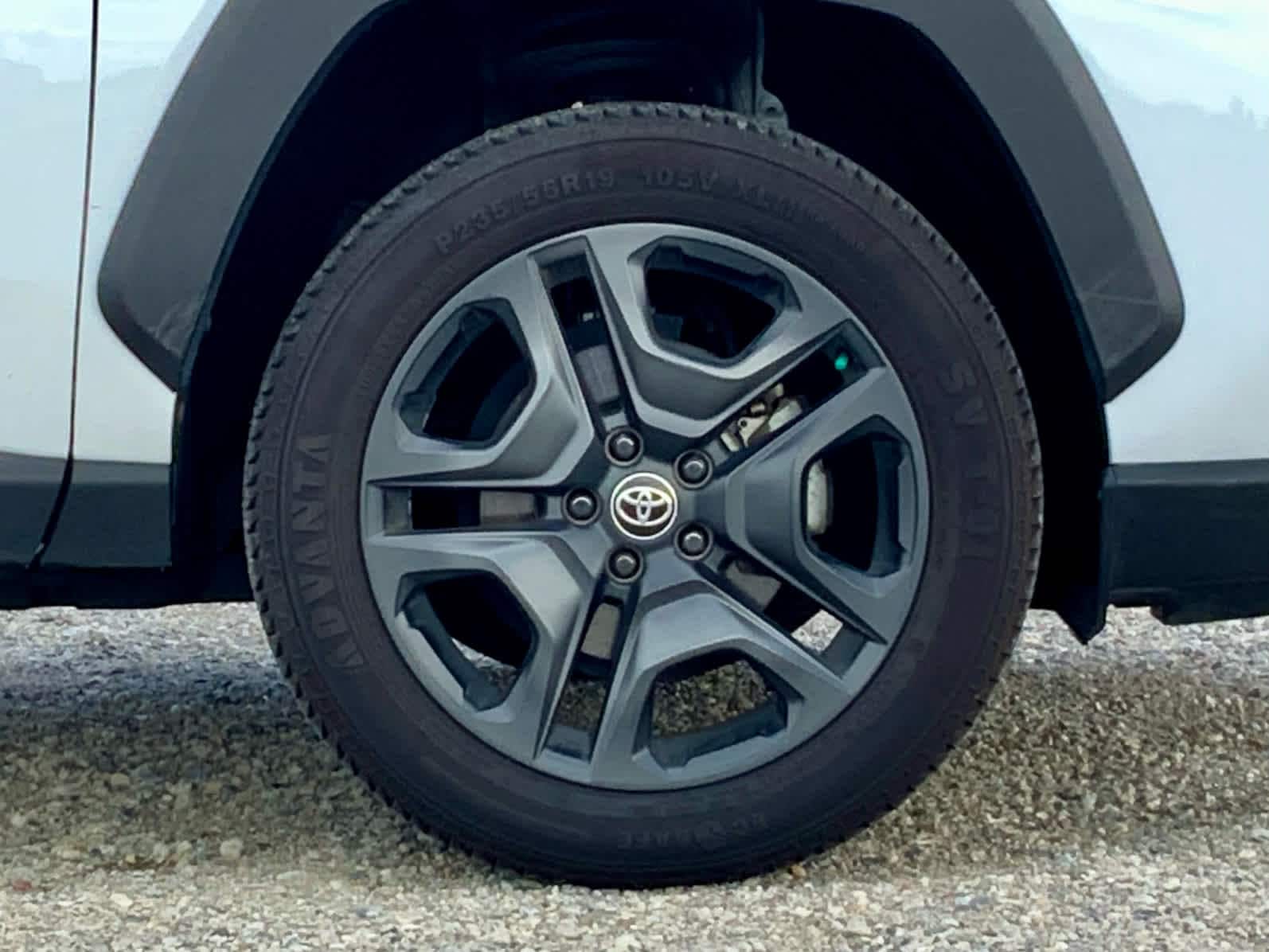 Thumbnail: 2022 Toyota RAV4 - 18