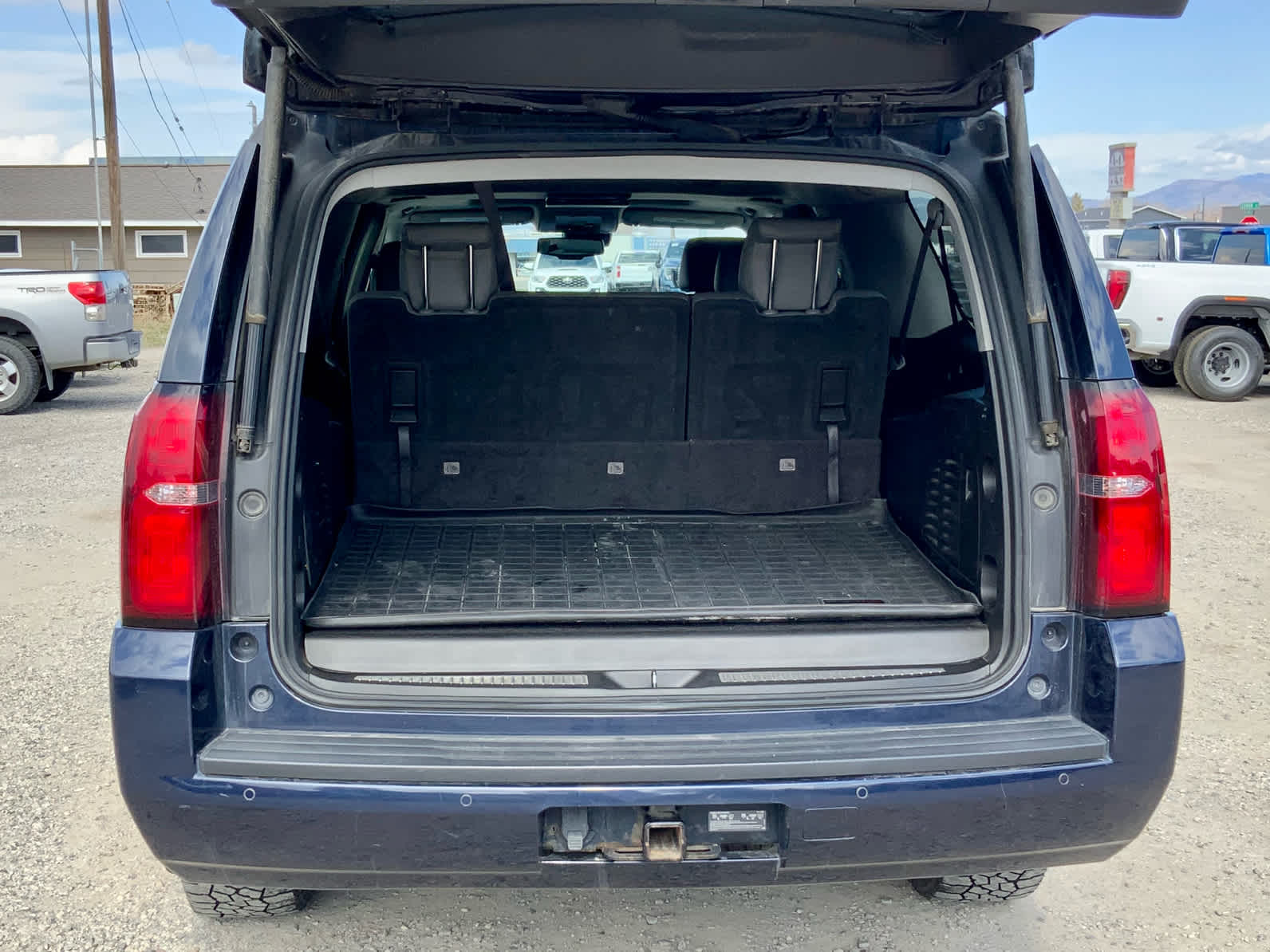 Thumbnail: 2017 Chevrolet Suburban - 22