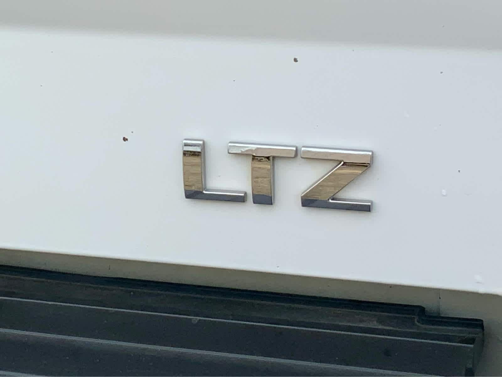 Thumbnail: 2015 Chevrolet Silverado 3500 - 27