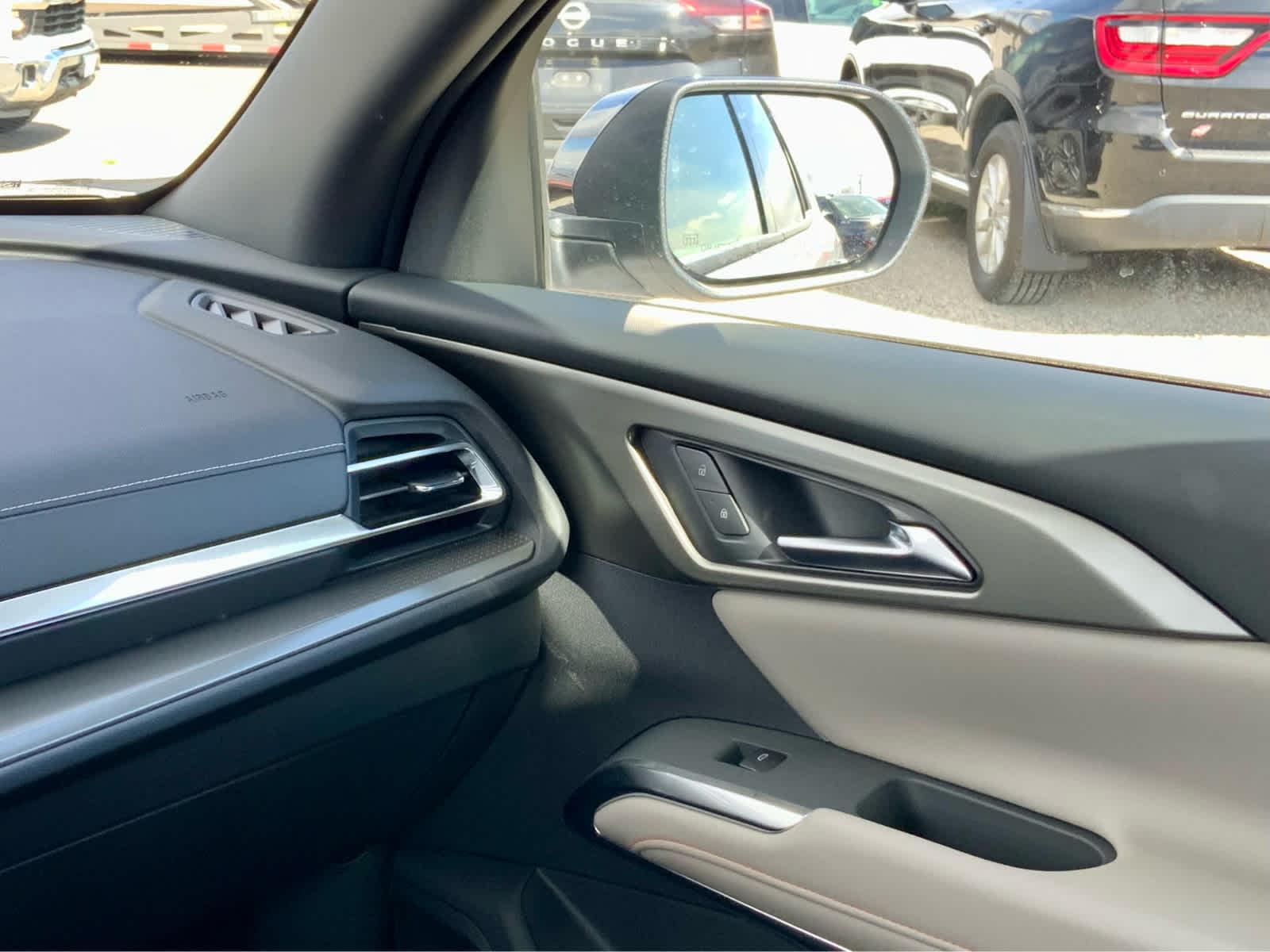 Thumbnail: 2026 Chevrolet Traverse - 38