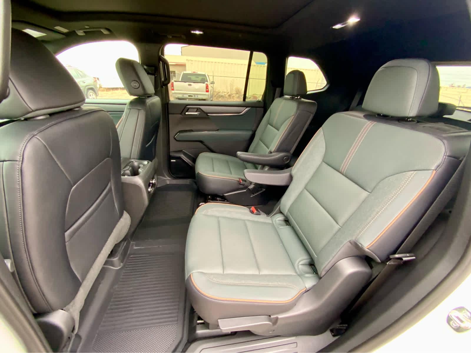 Thumbnail: 2026 GMC Acadia - 25