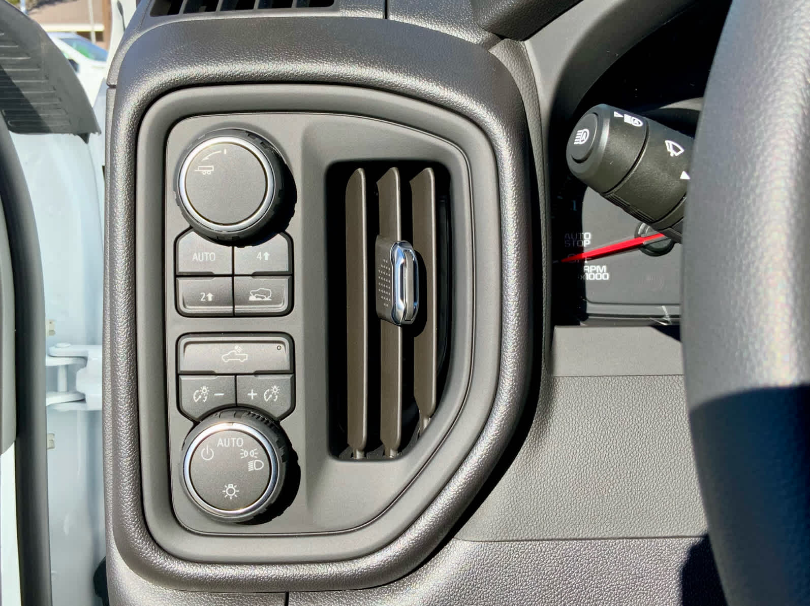 Thumbnail: 2026 Chevrolet Silverado 1500 - 40