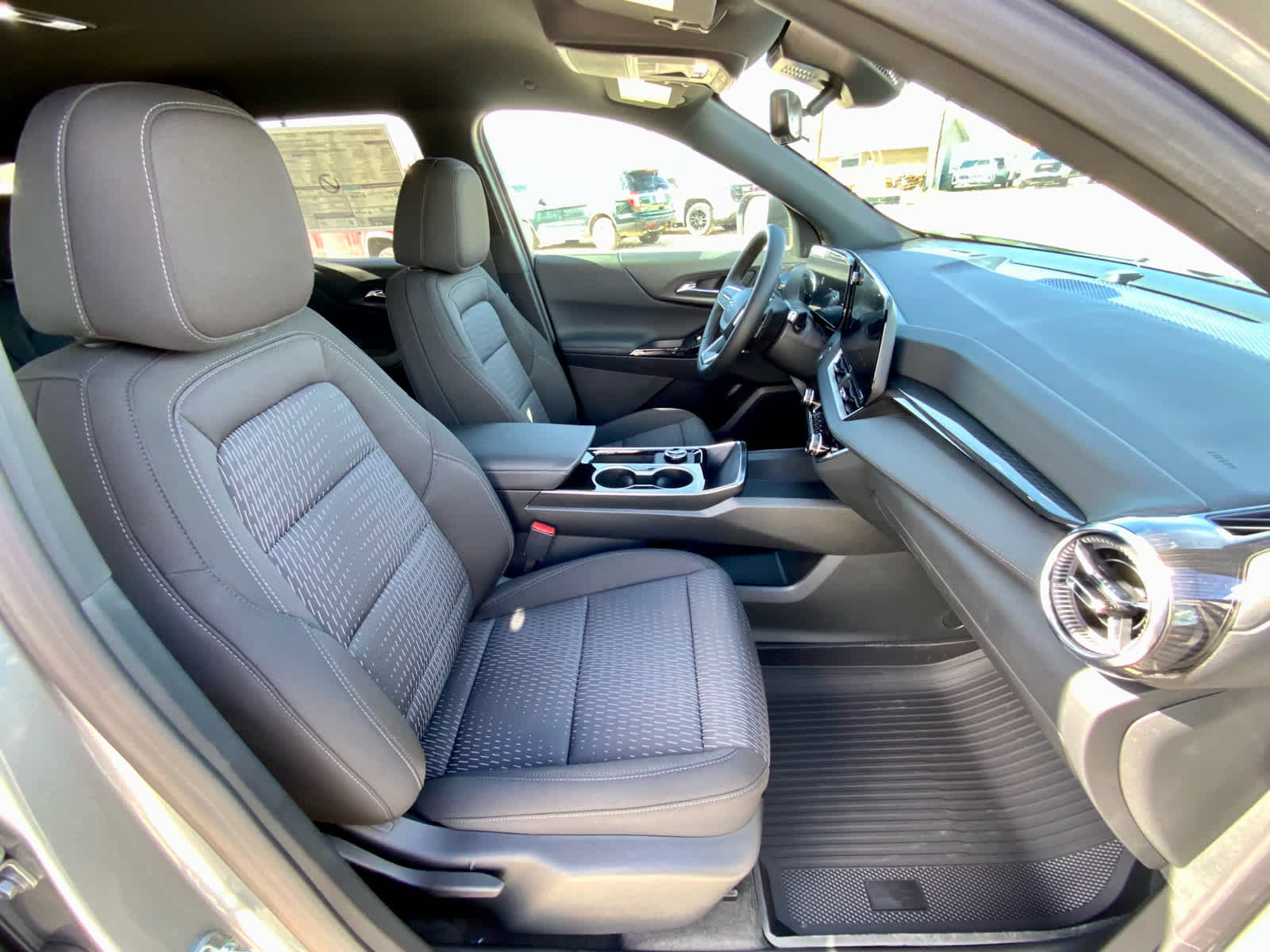 Thumbnail: 2026 Chevrolet Equinox - 24