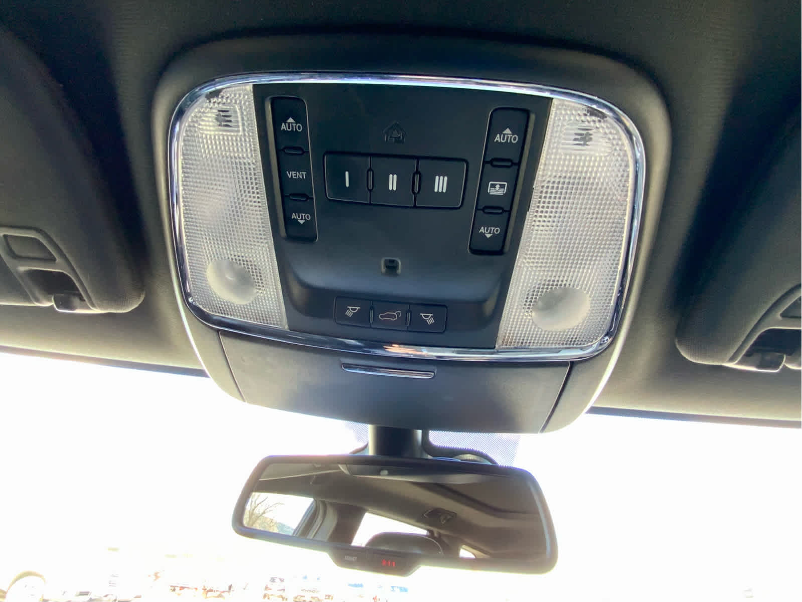 Thumbnail: 2015 Jeep Grand Cherokee - 47