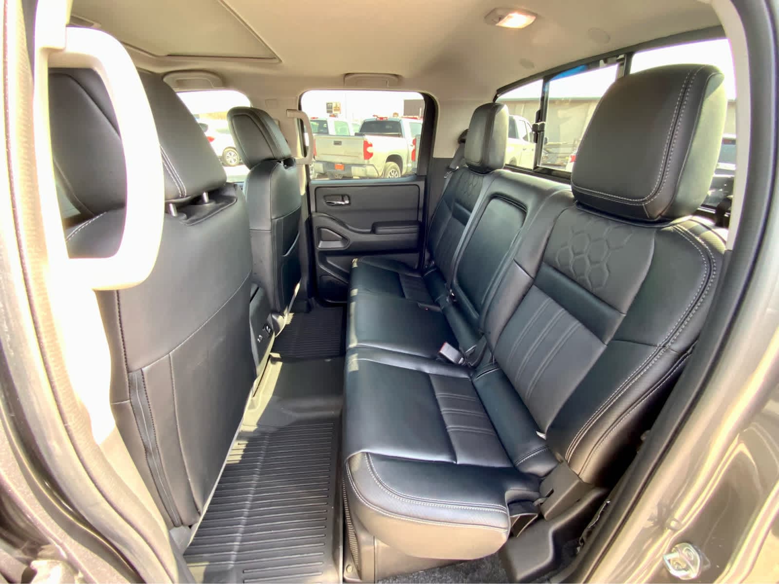 Thumbnail: 2024 Nissan Frontier - 25