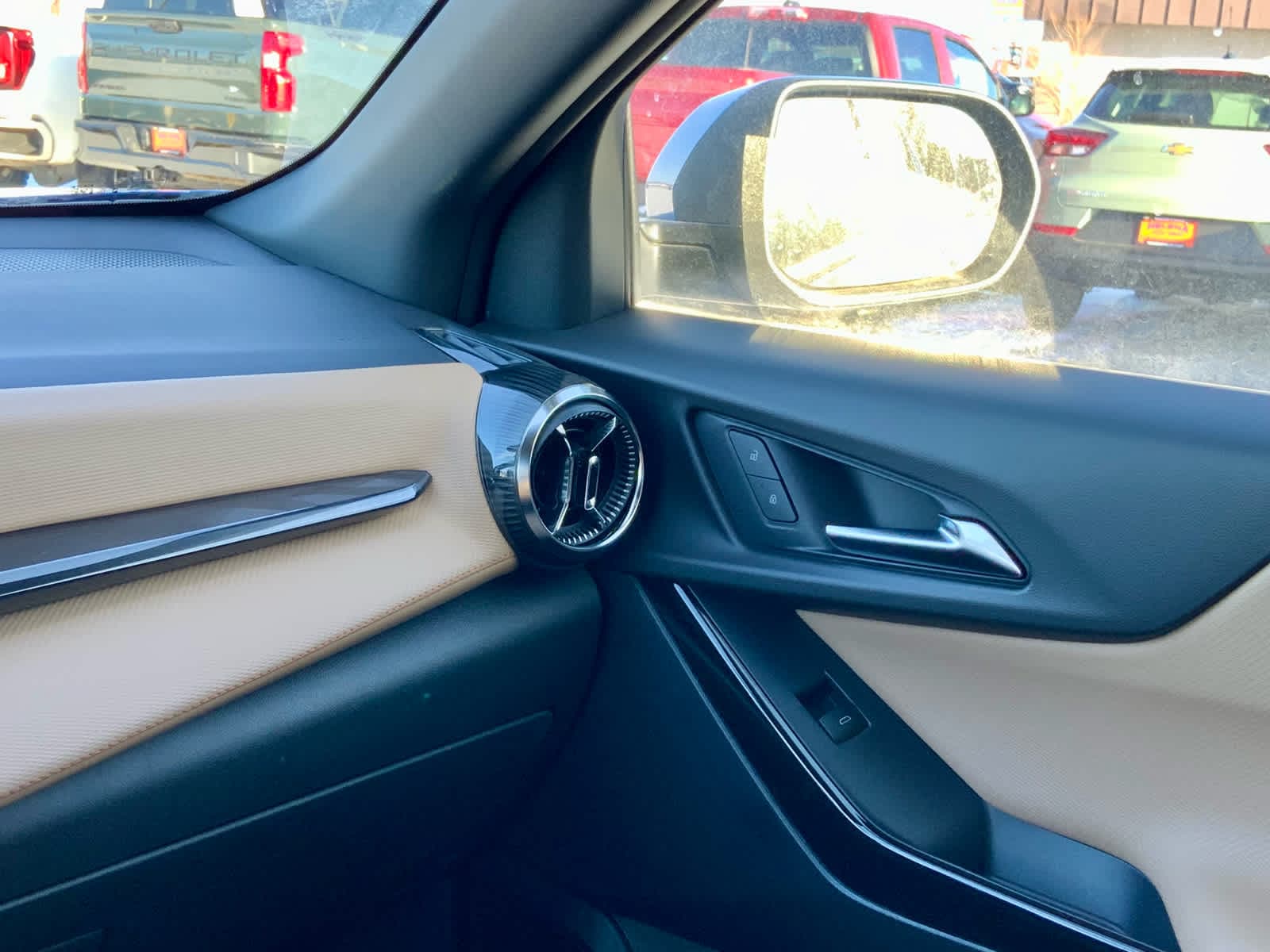 Thumbnail: 2026 Chevrolet Equinox - 36