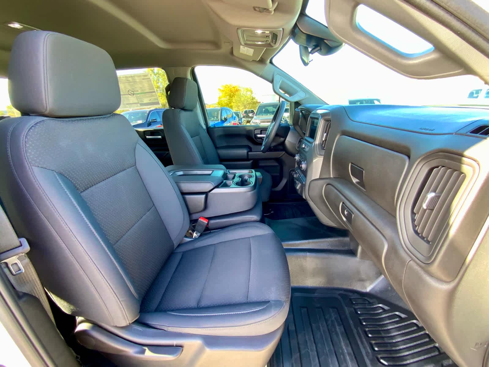 Thumbnail: 2025 Chevrolet Silverado 3500 - 31