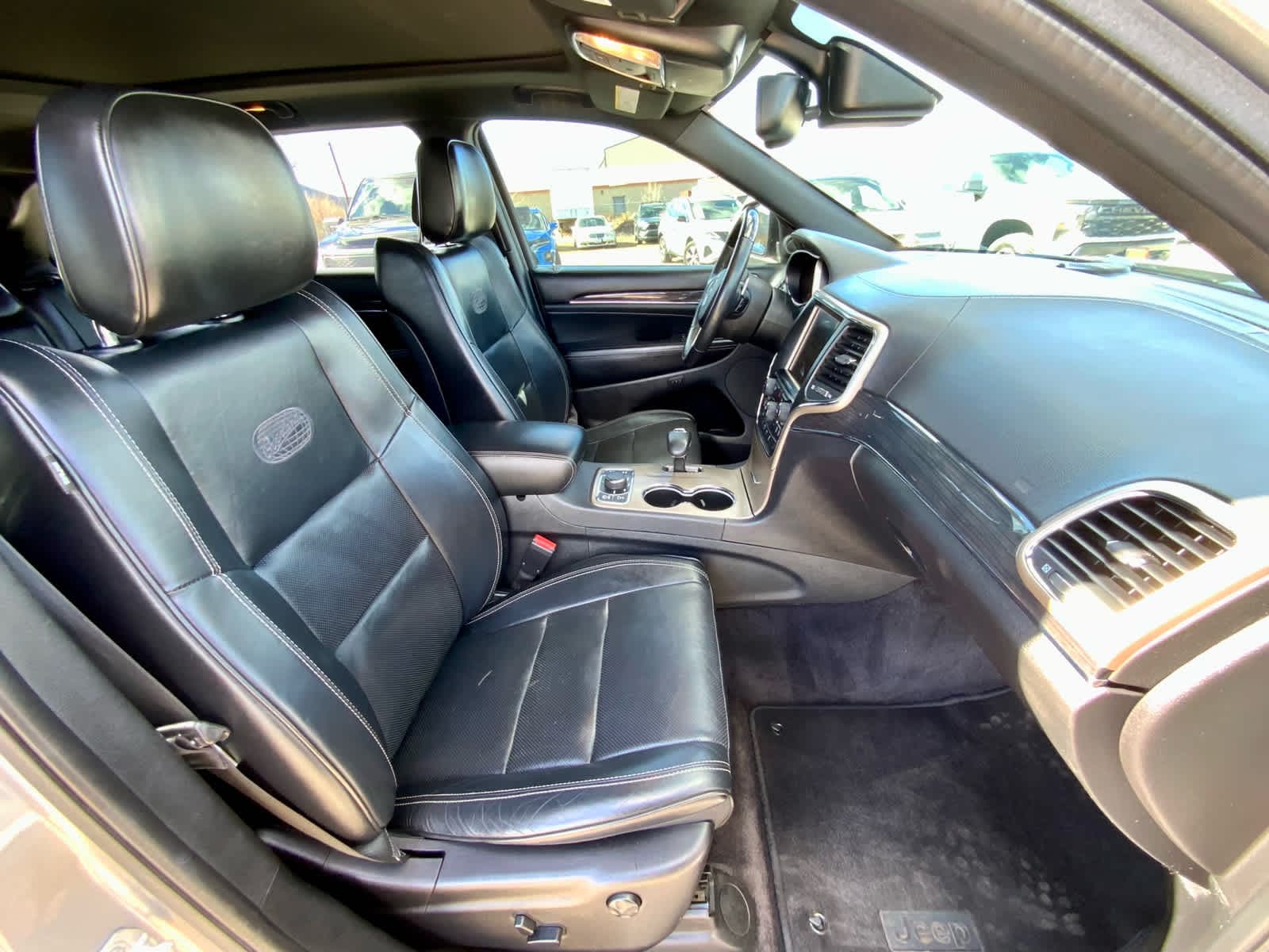 Thumbnail: 2015 Jeep Grand Cherokee - 24