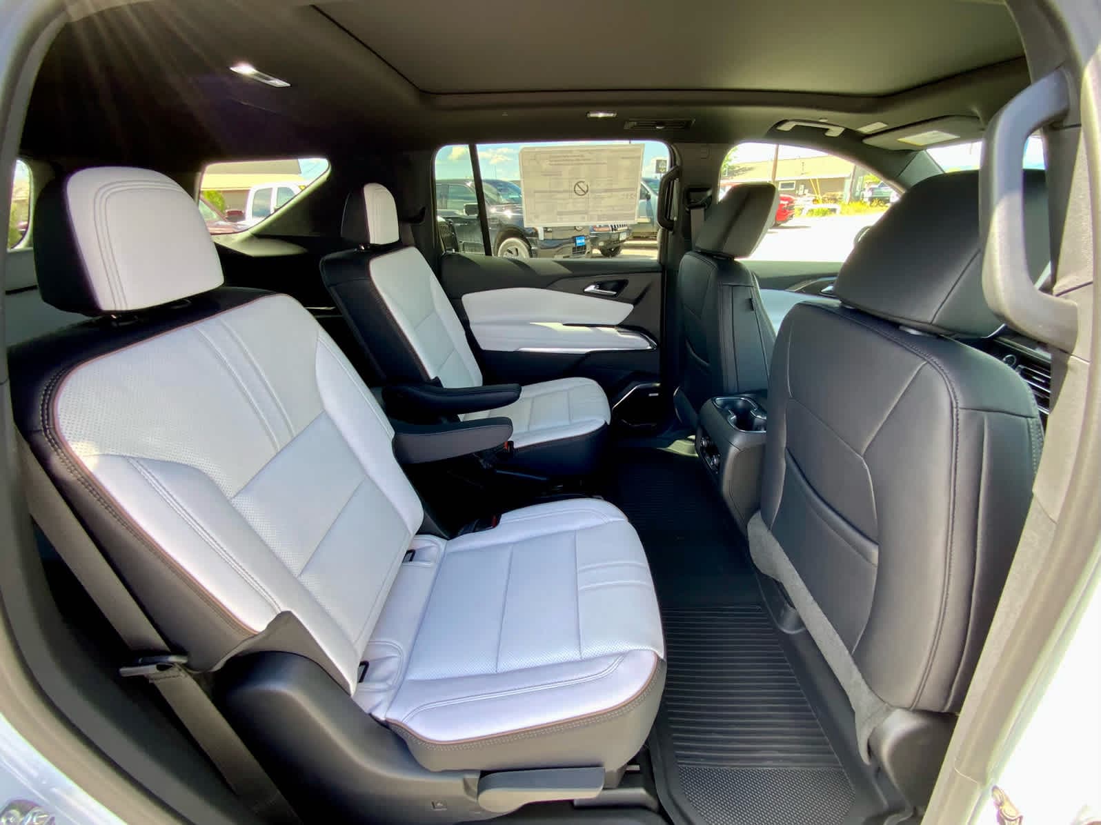 Thumbnail: 2026 Chevrolet Traverse - 24