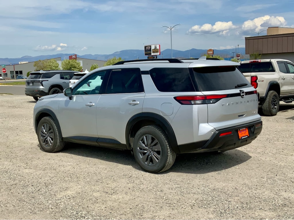 Used 2024 Nissan Pathfinder SV SUV