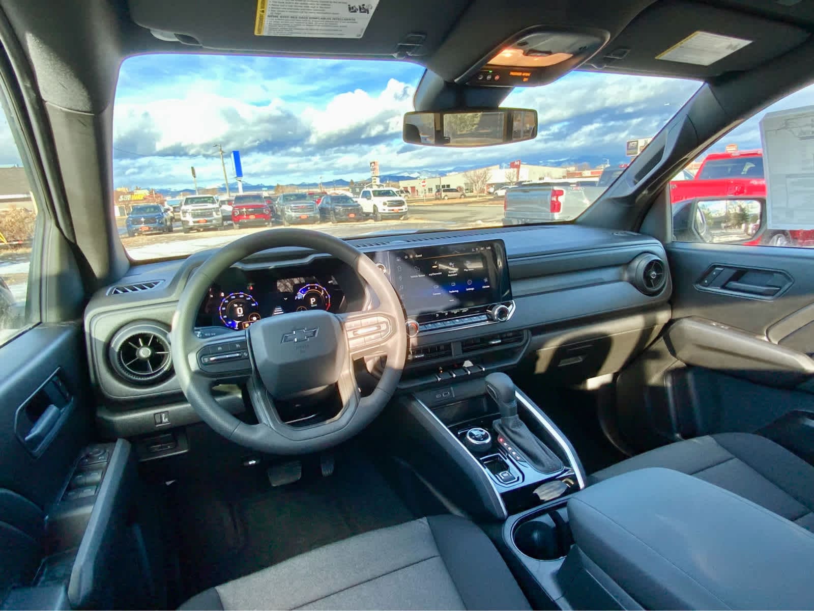 Thumbnail: 2026 Chevrolet Colorado - 32