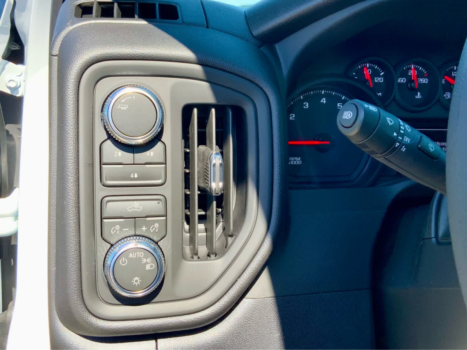 Thumbnail: 2026 GMC Sierra 2500 - 44