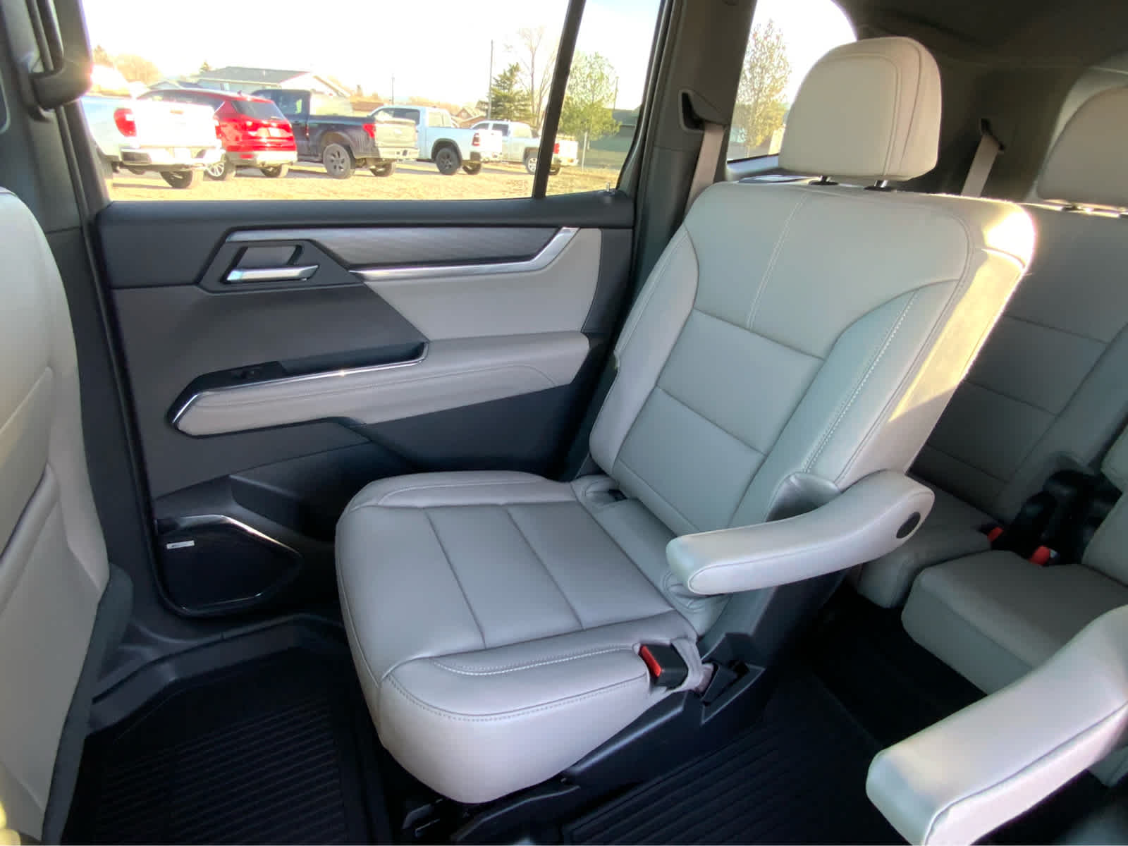 Thumbnail: 2026 GMC Acadia - 32