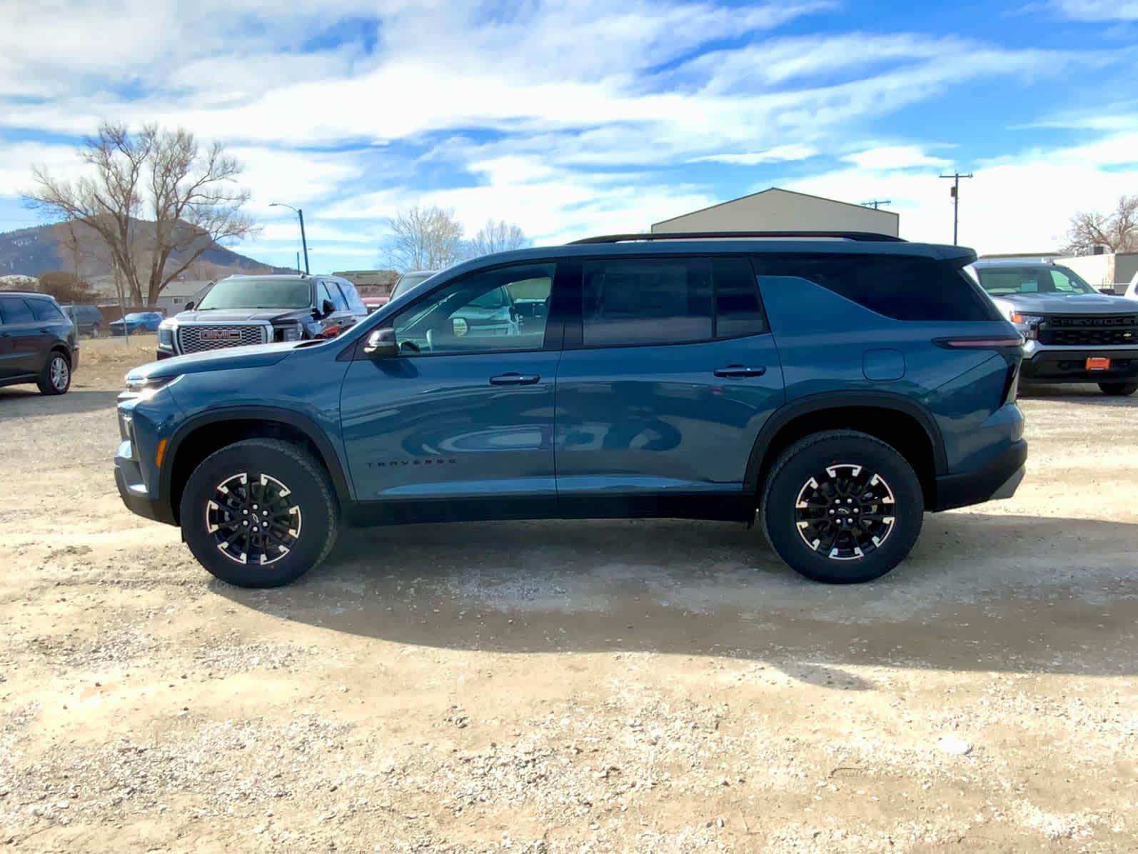 Thumbnail: 2026 Chevrolet Traverse - 2