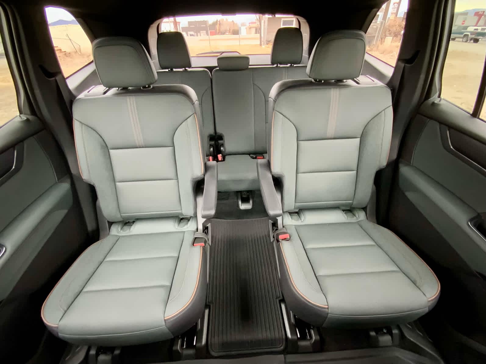 Thumbnail: 2026 GMC Acadia - 32