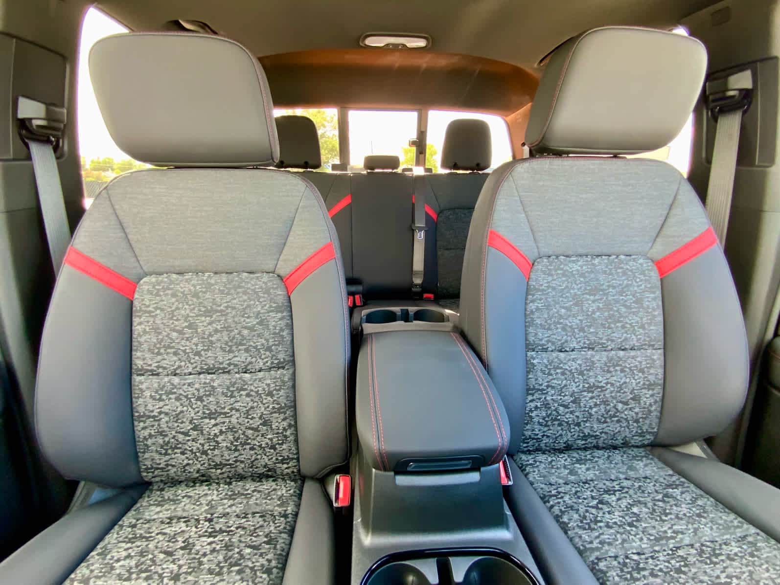 Thumbnail: 2026 Chevrolet Colorado - 34