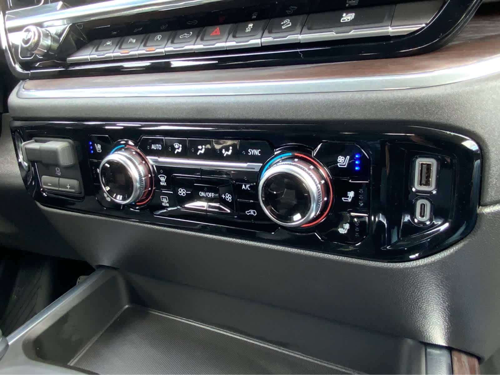 Thumbnail: 2025 GMC Sierra 1500 - 48
