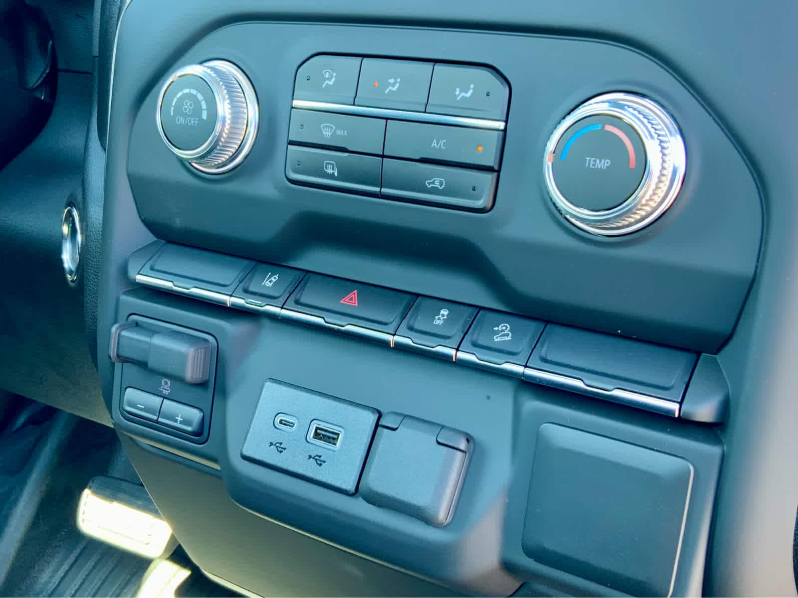 Thumbnail: 2025 GMC Sierra 3500 - 45