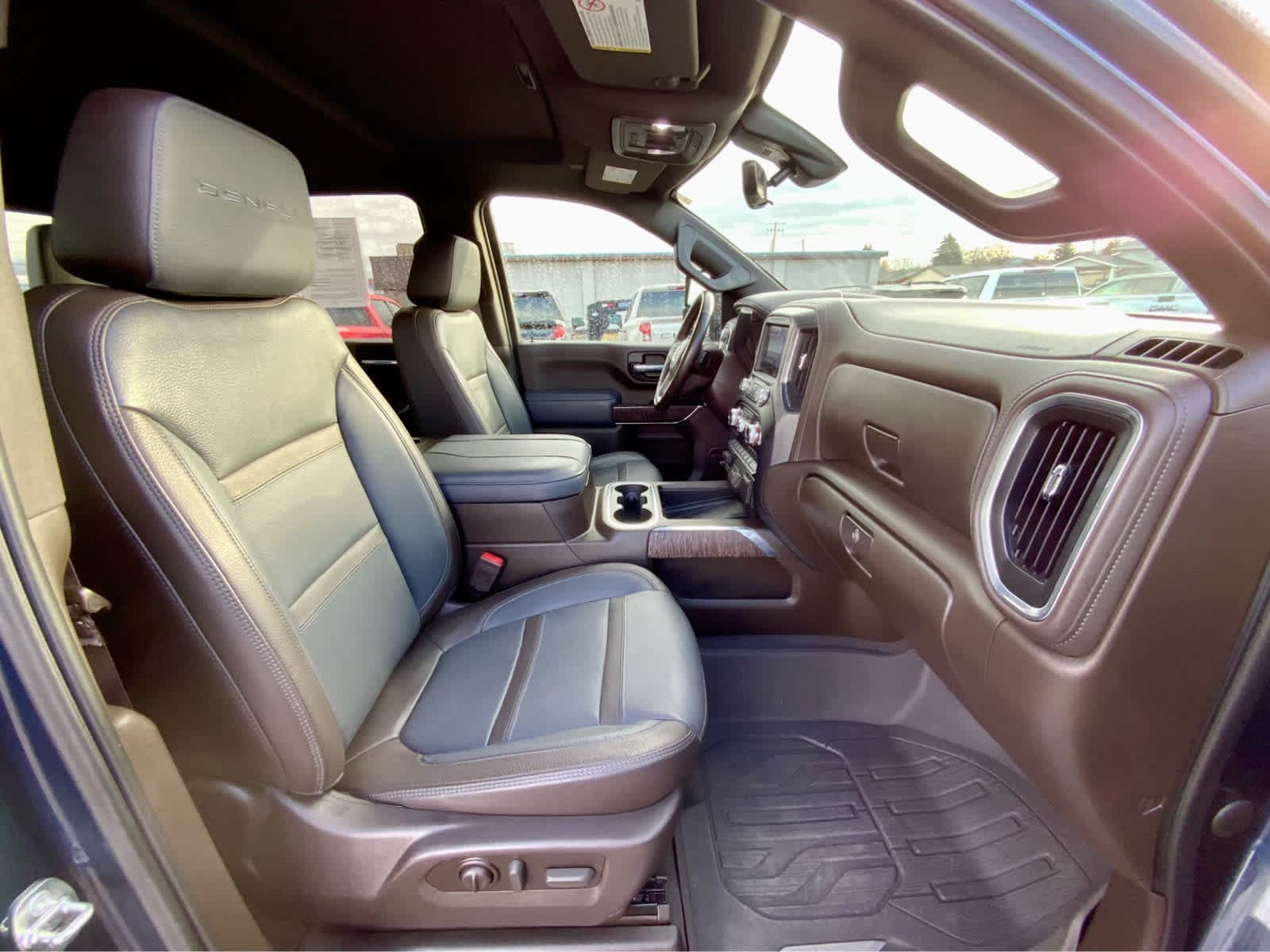 Thumbnail: 2023 GMC Sierra 3500 - 25