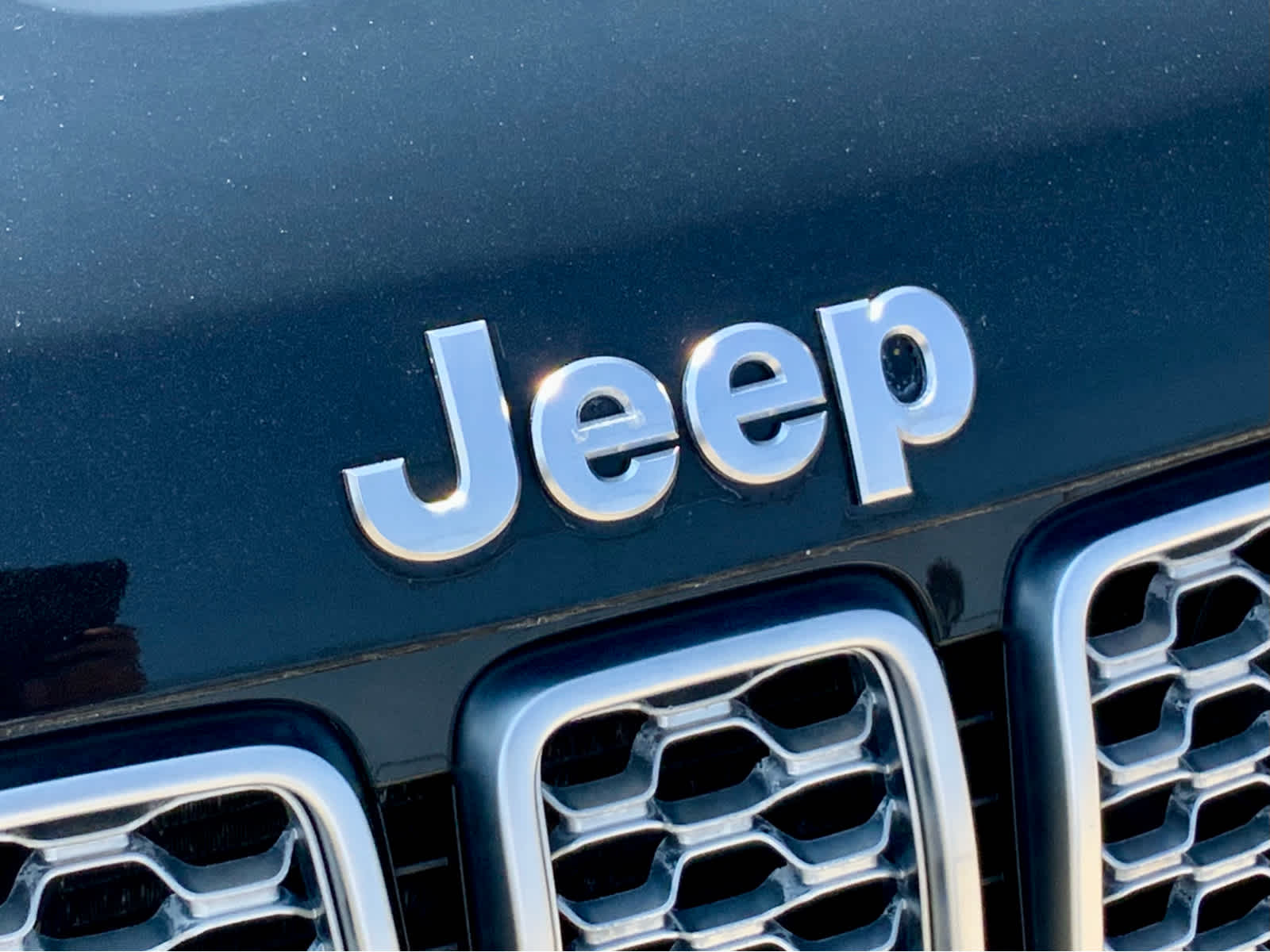 Thumbnail: 2021 Jeep Grand Cherokee - 21