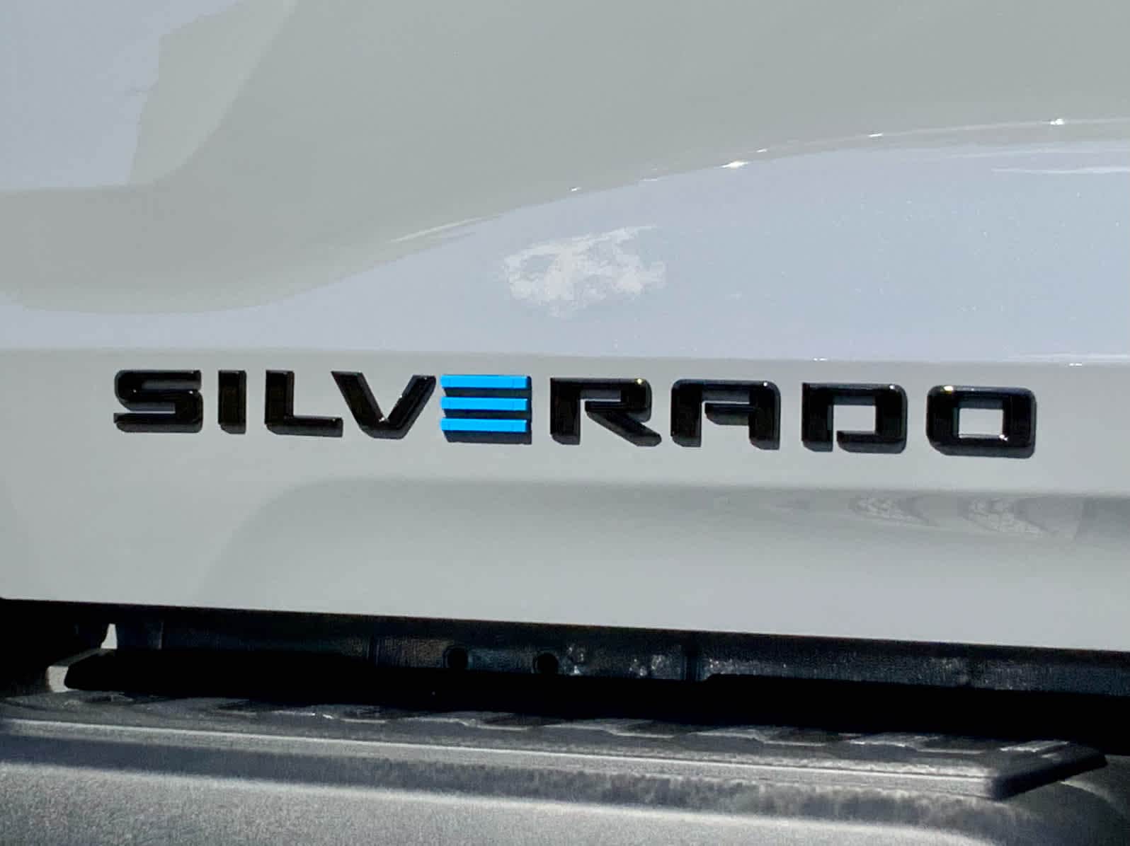 Thumbnail: 2026 Chevrolet Silverado EV - 25