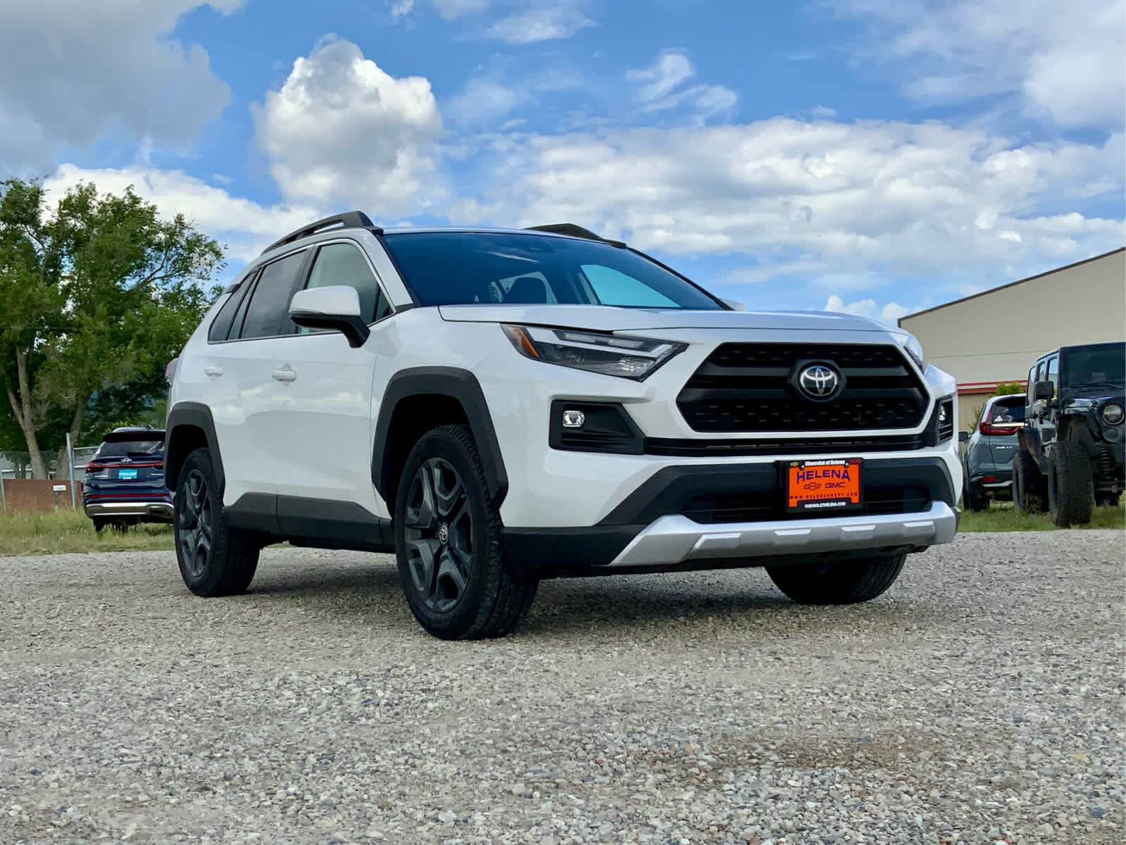 Thumbnail: 2022 Toyota RAV4 - 9