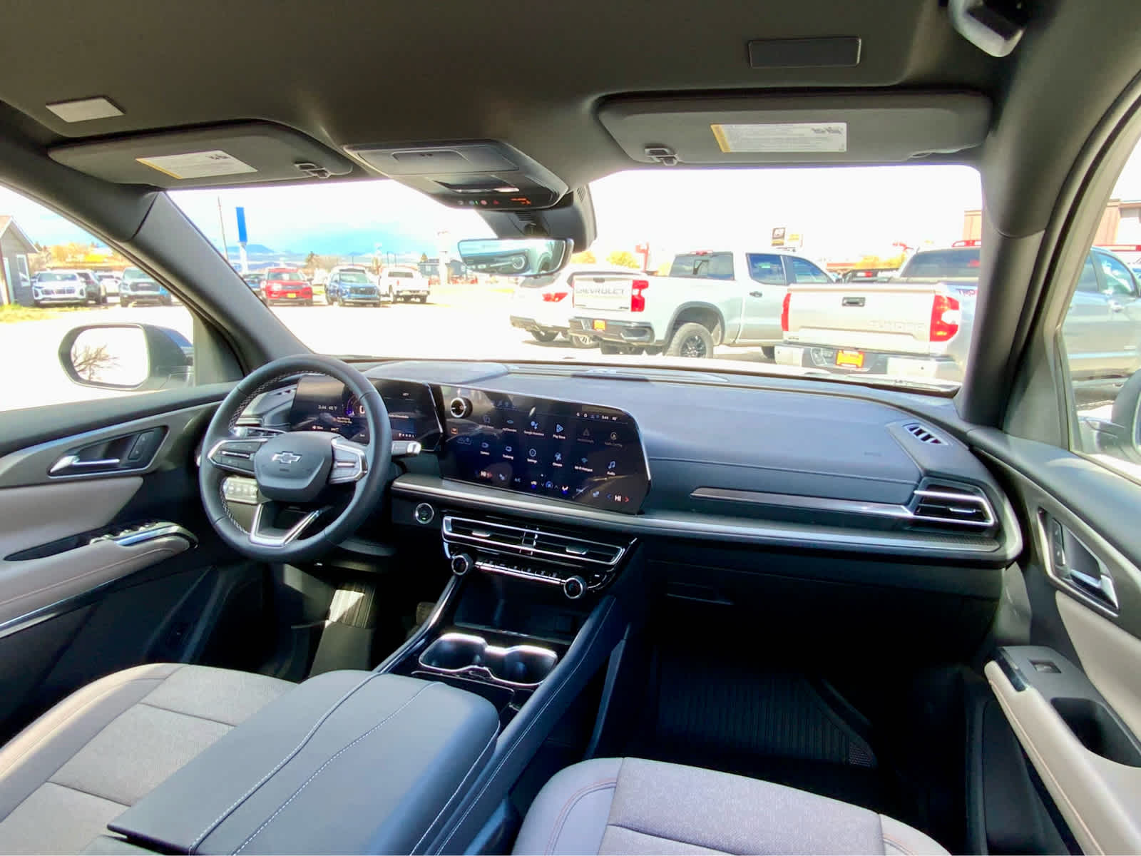 Thumbnail: 2026 Chevrolet Traverse - 35