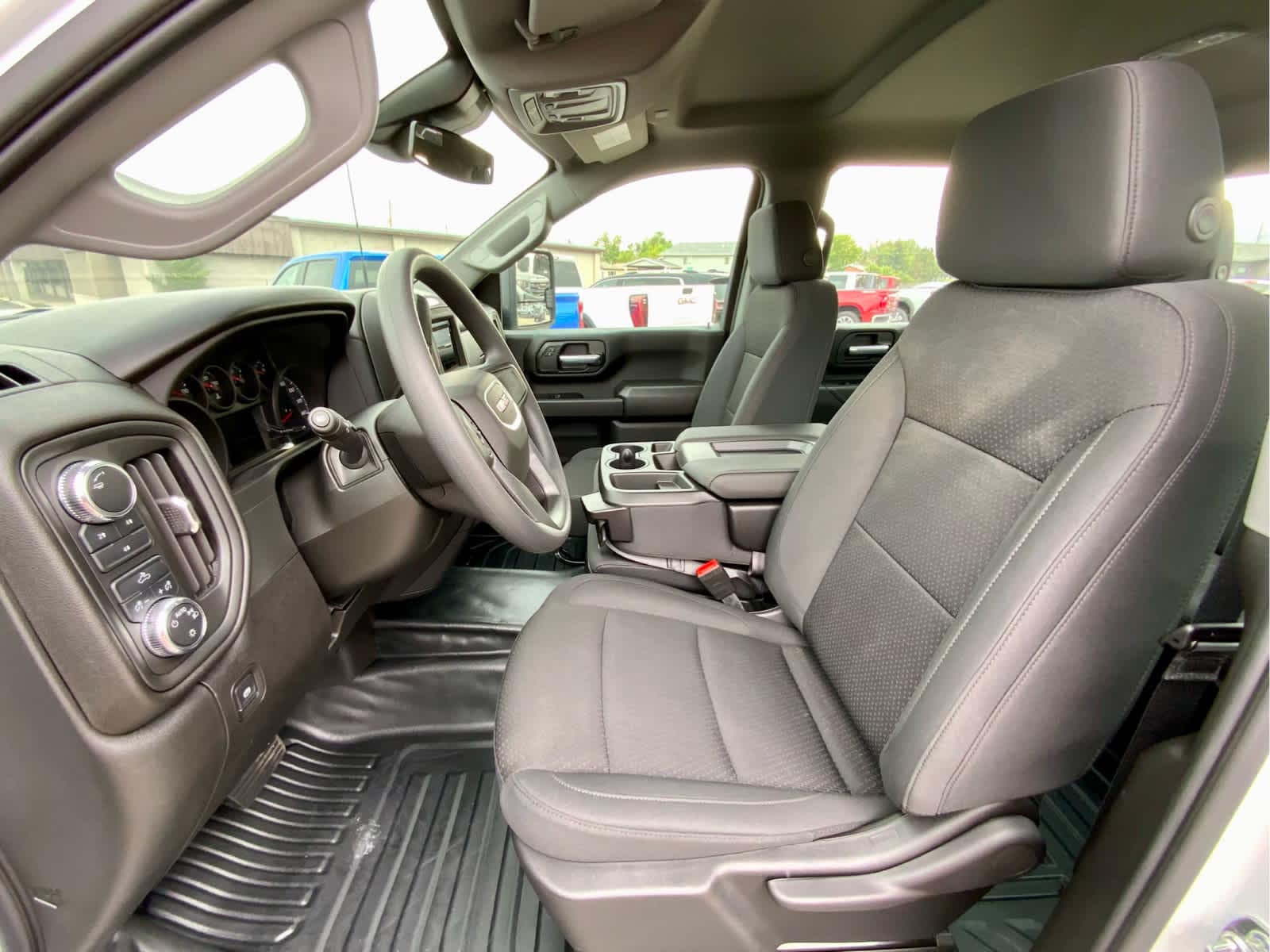 Thumbnail: 2025 GMC Sierra 3500 - 29