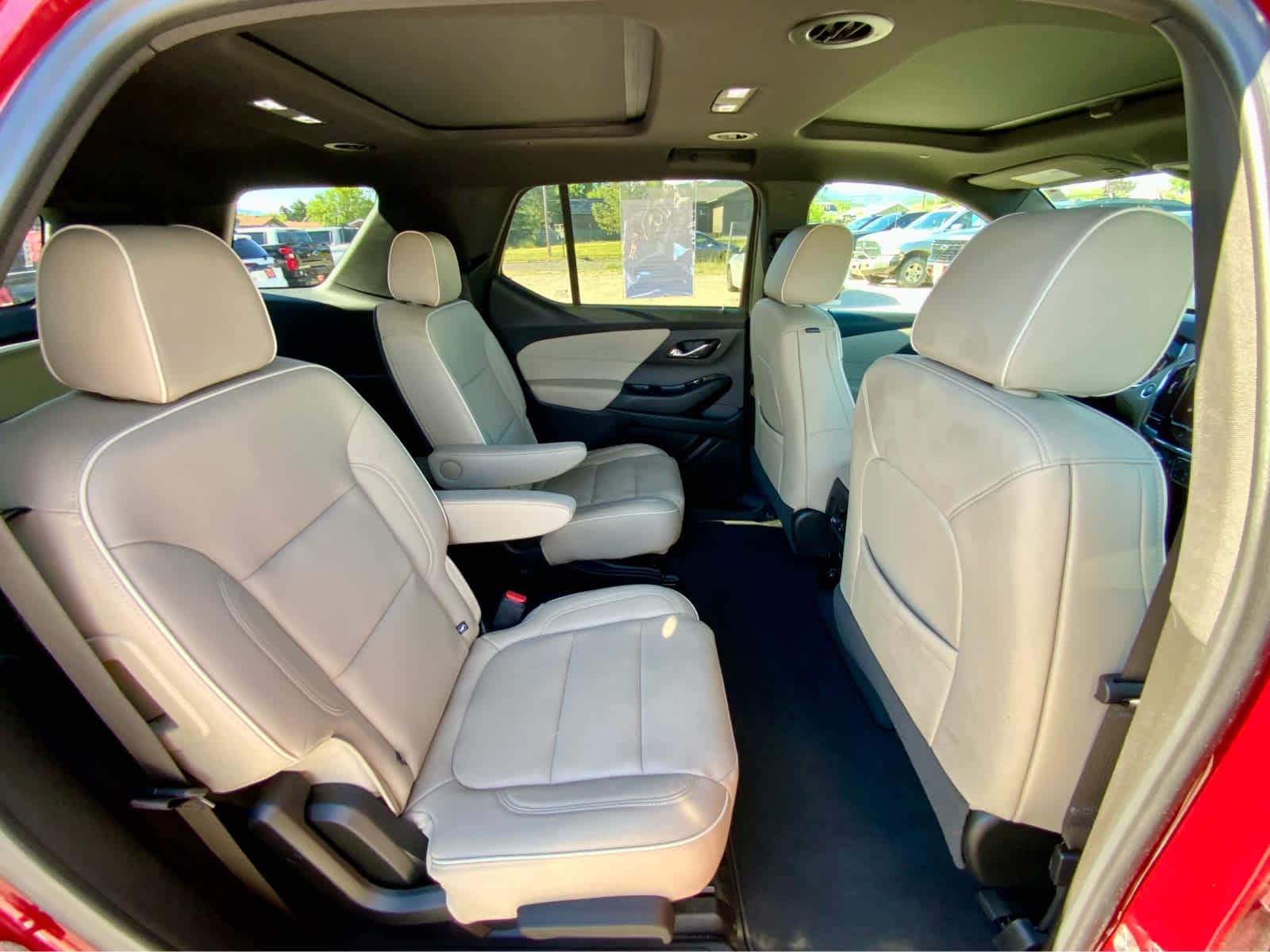 Thumbnail: 2023 Chevrolet Traverse - 21