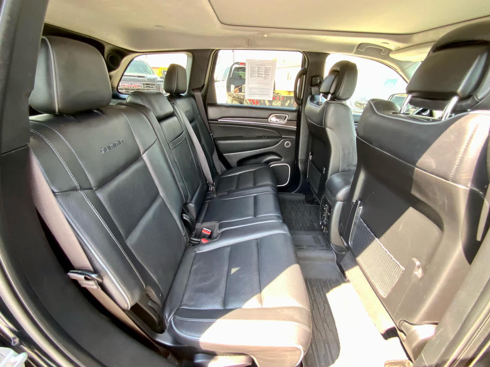 Thumbnail: 2021 Jeep Grand Cherokee - 29