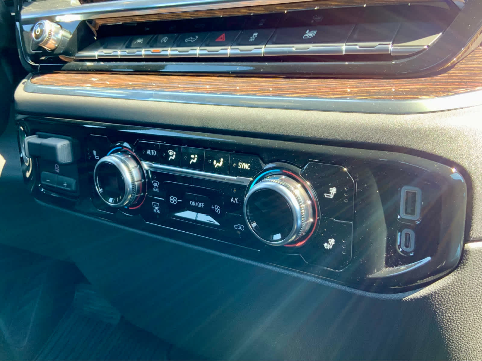 Thumbnail: 2025 GMC Sierra 1500 - 42