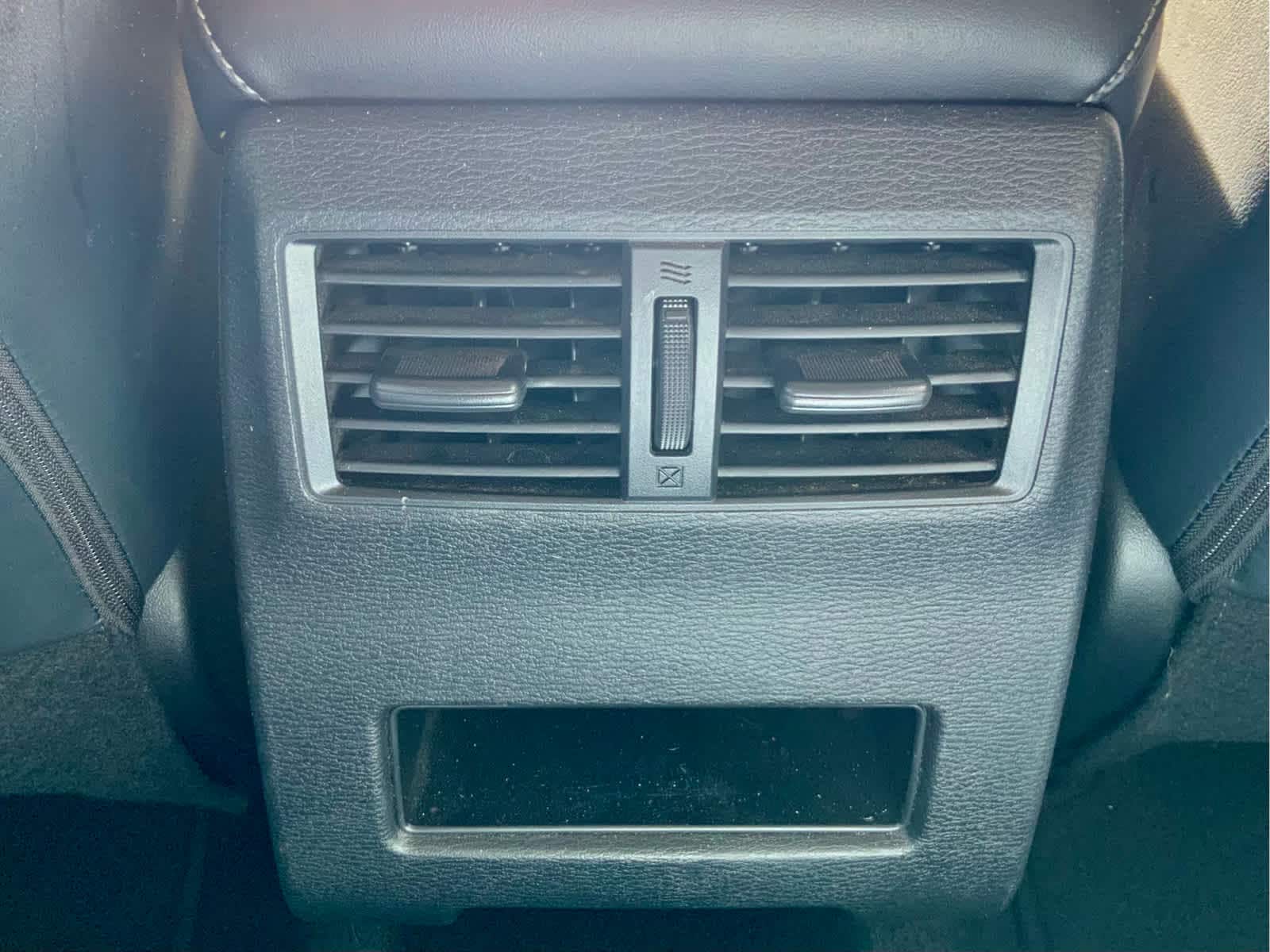 Thumbnail: 2024 Mitsubishi Outlander - 49