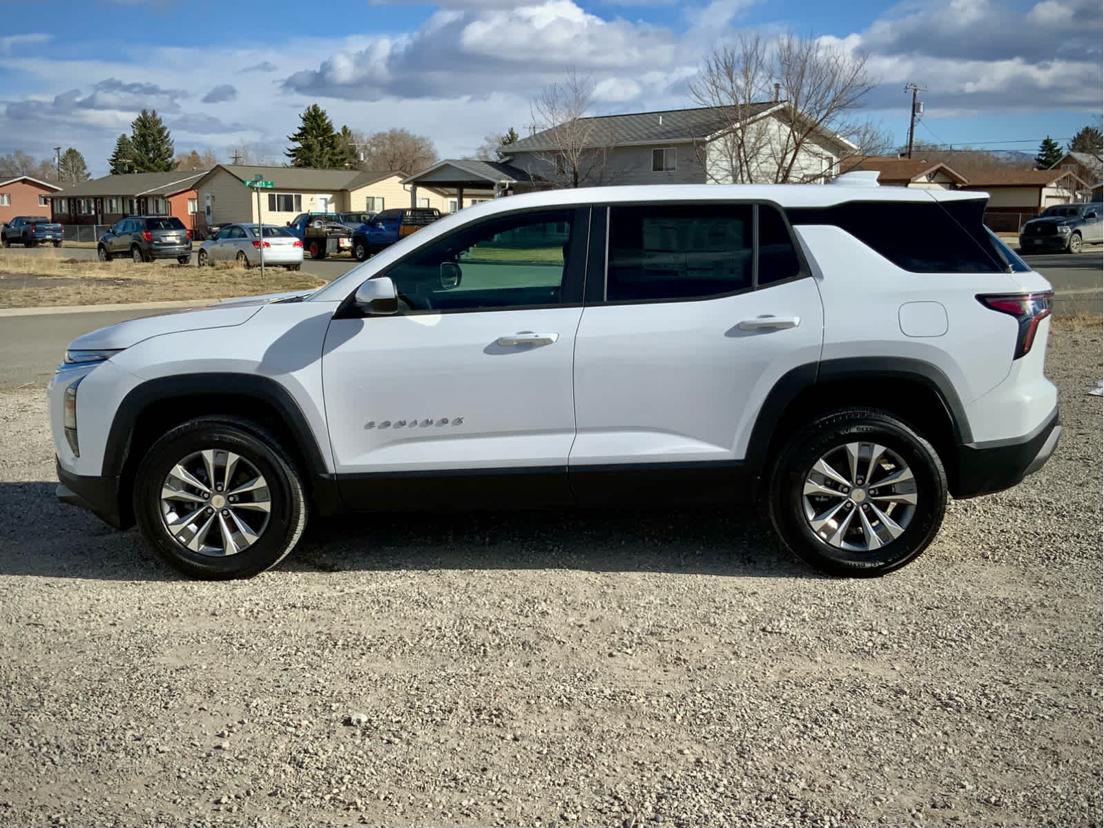 2025 Chevrolet Equinox LT photo 4