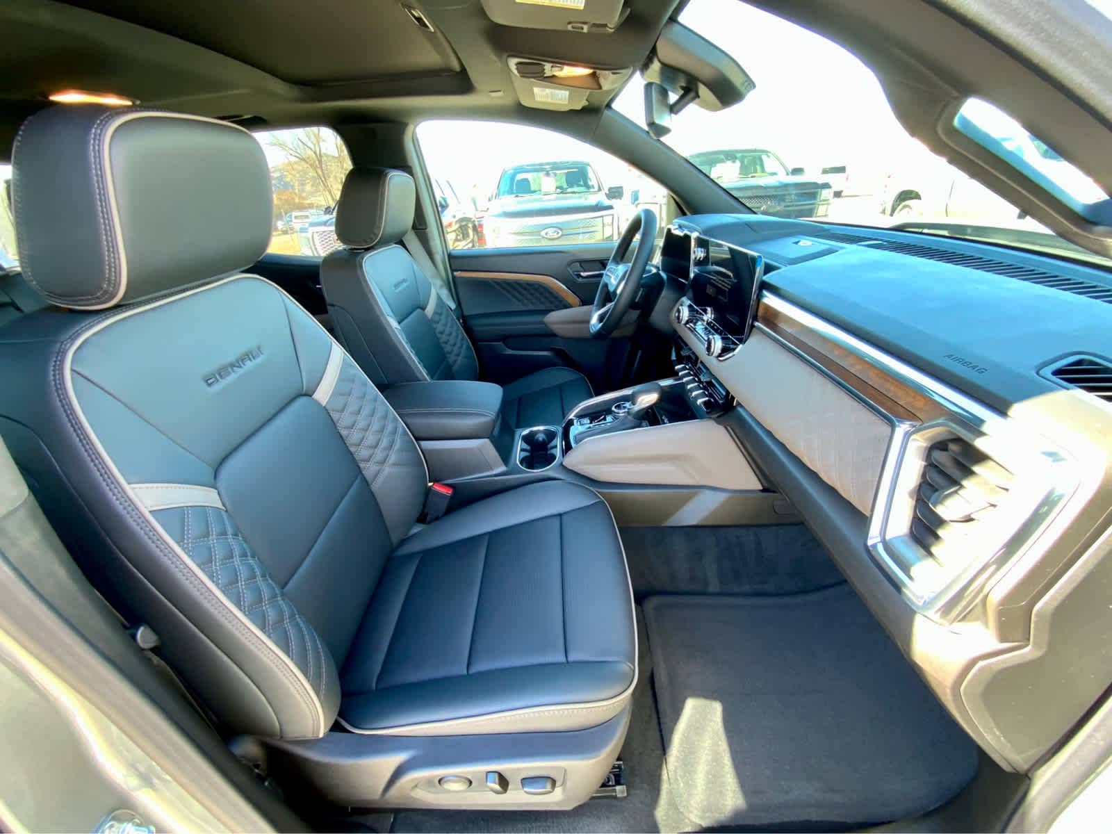 Thumbnail: 2026 GMC Canyon - 26