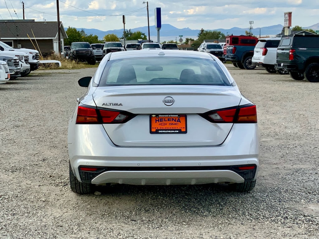 Used 2025 Nissan Altima SV Sedan