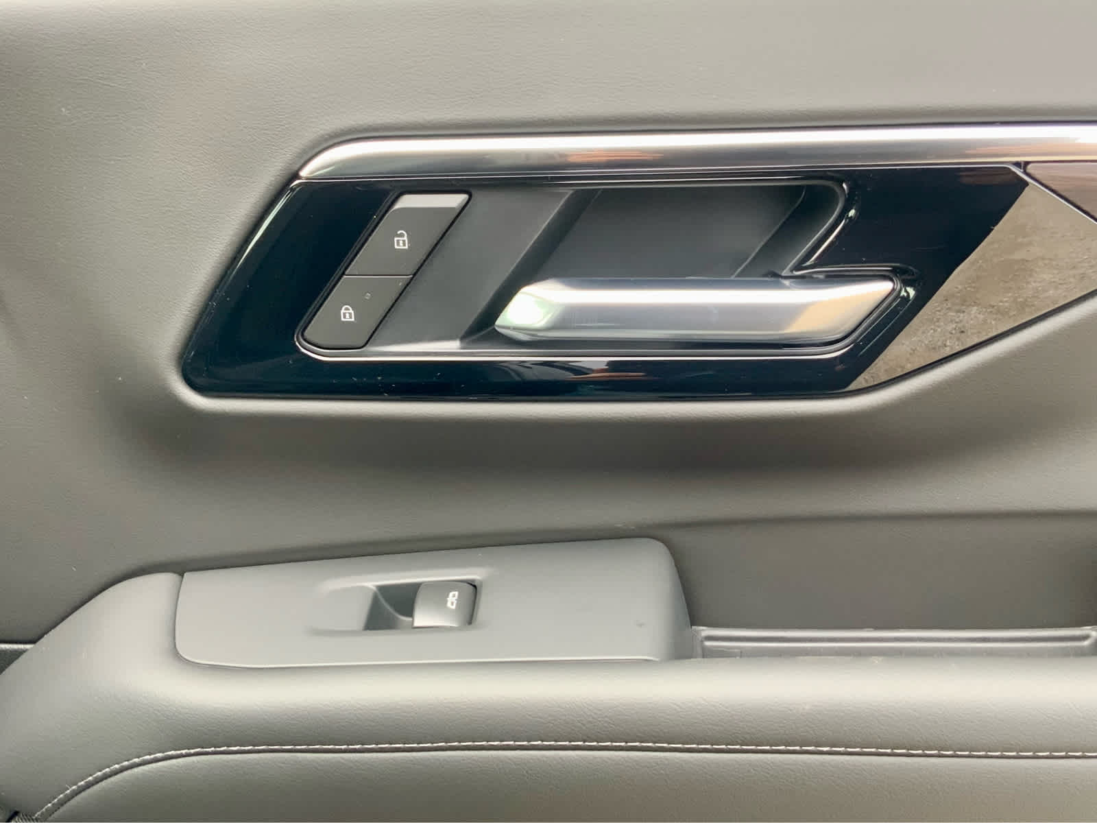 Thumbnail: 2026 Chevrolet Suburban - 47