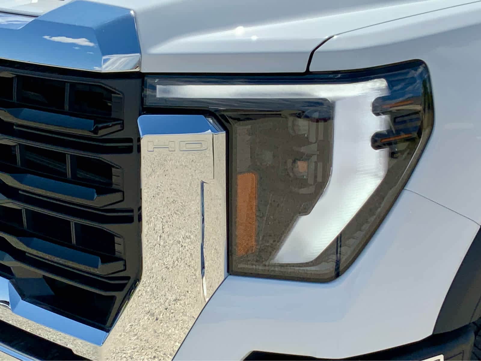 Thumbnail: 2025 GMC Sierra 3500 - 17