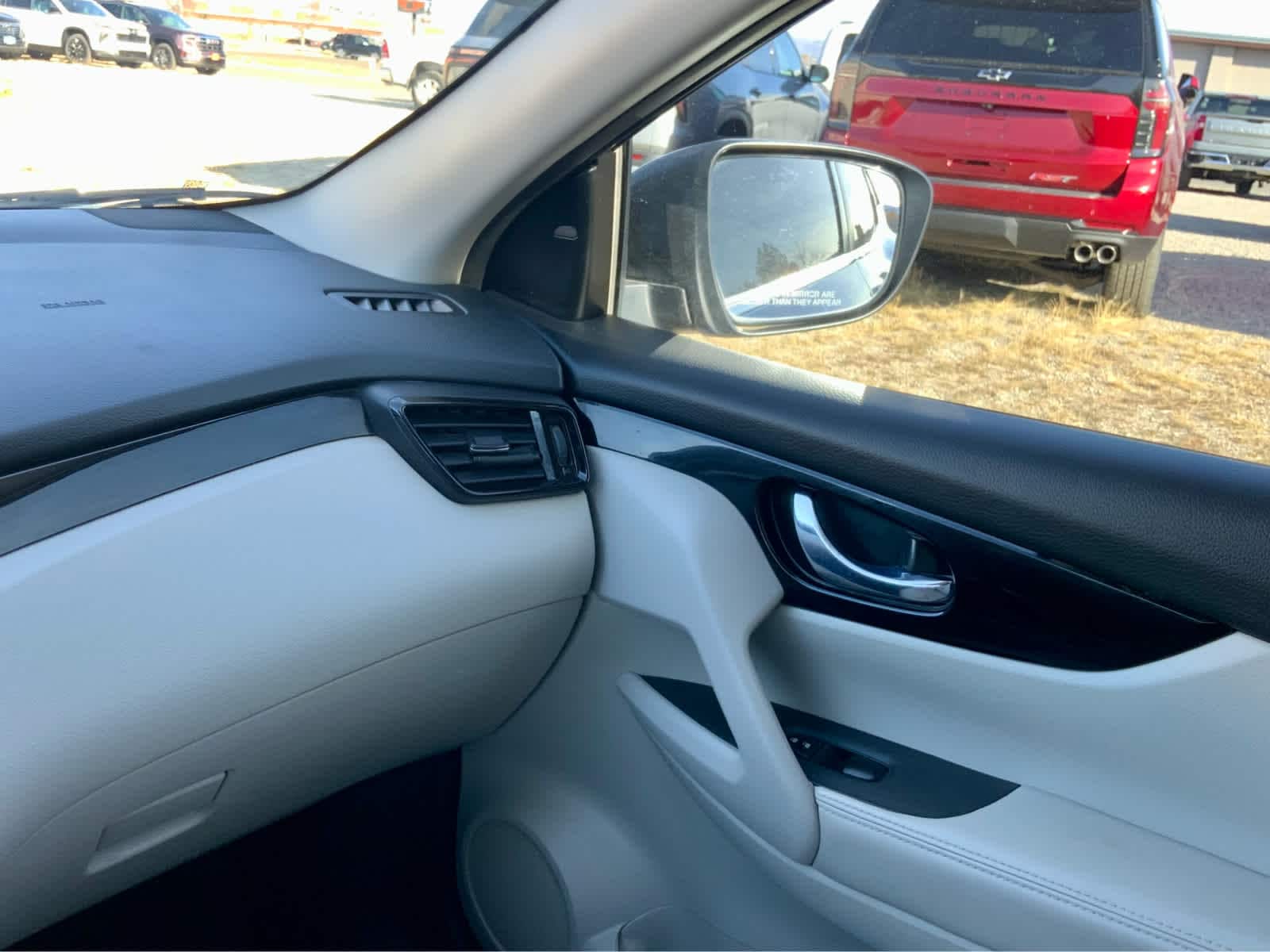 Thumbnail: 2022 Nissan Rogue Sport - 36