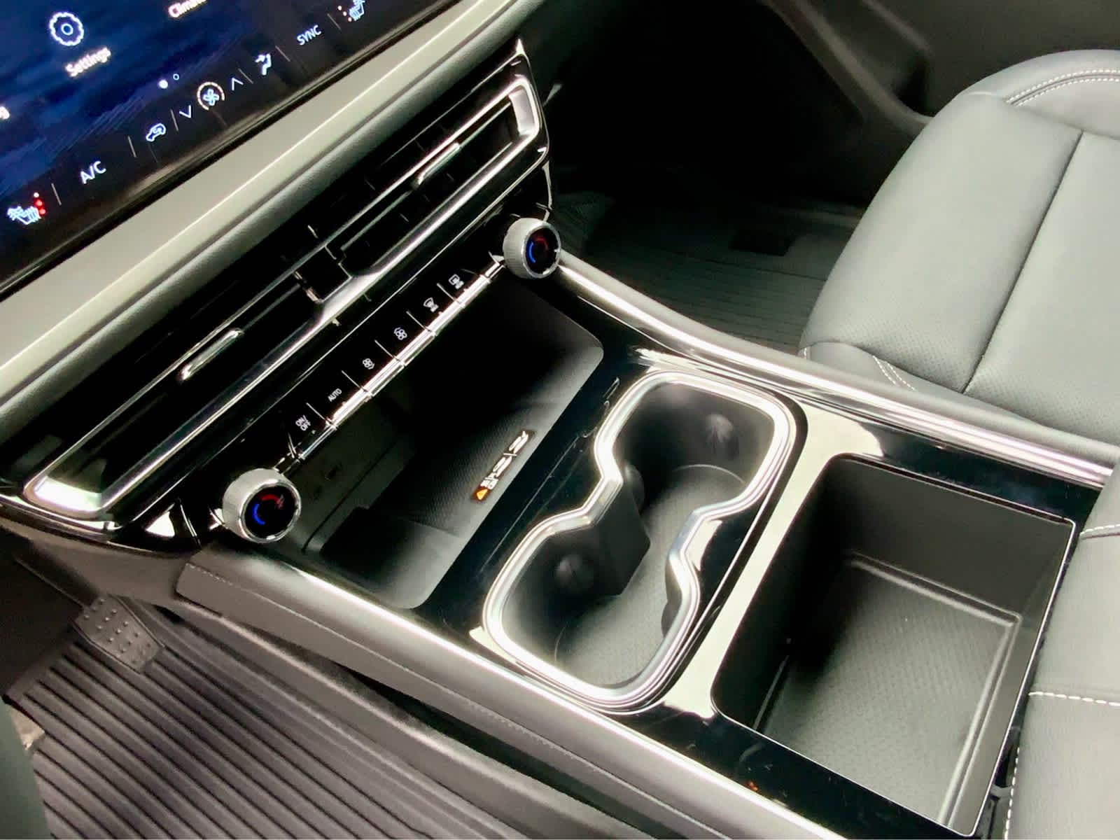 Thumbnail: 2026 Chevrolet Traverse - 47