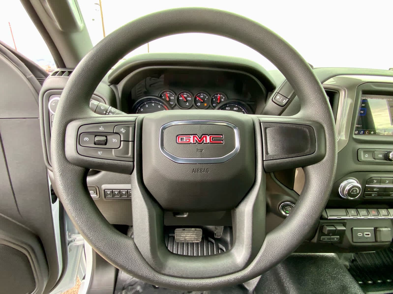 Thumbnail: 2026 GMC Sierra 3500 - 31