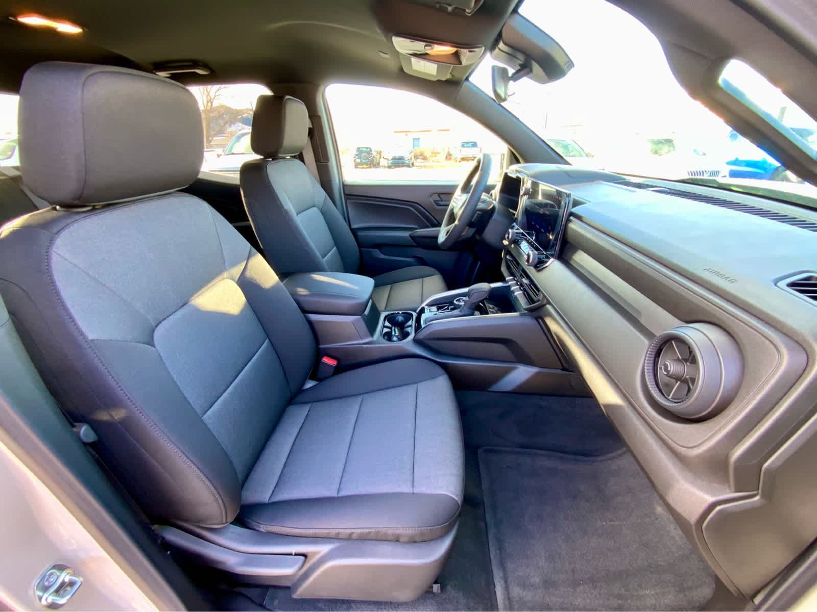 Thumbnail: 2026 Chevrolet Colorado - 24