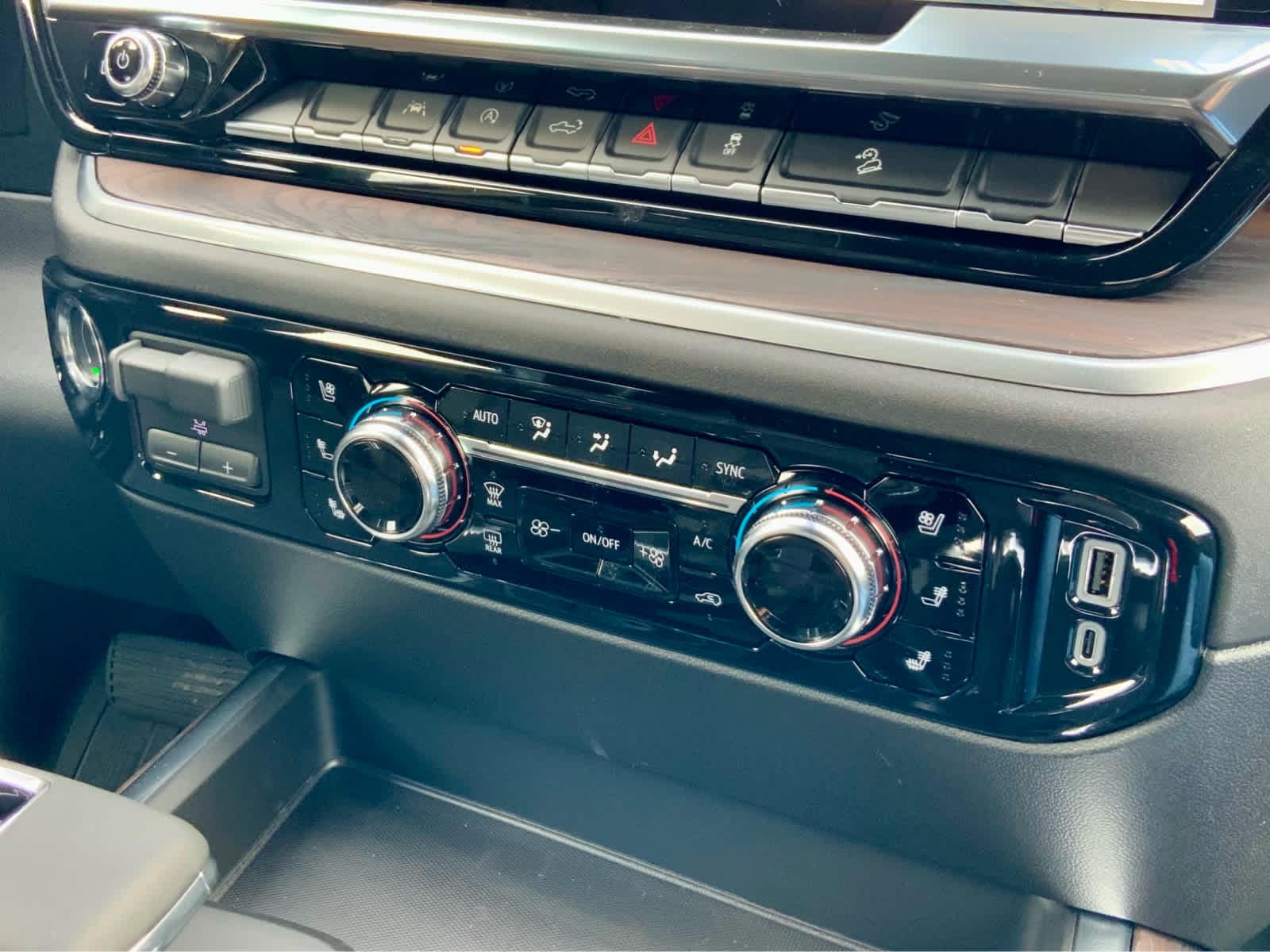 Thumbnail: 2026 GMC Sierra 1500 - 49