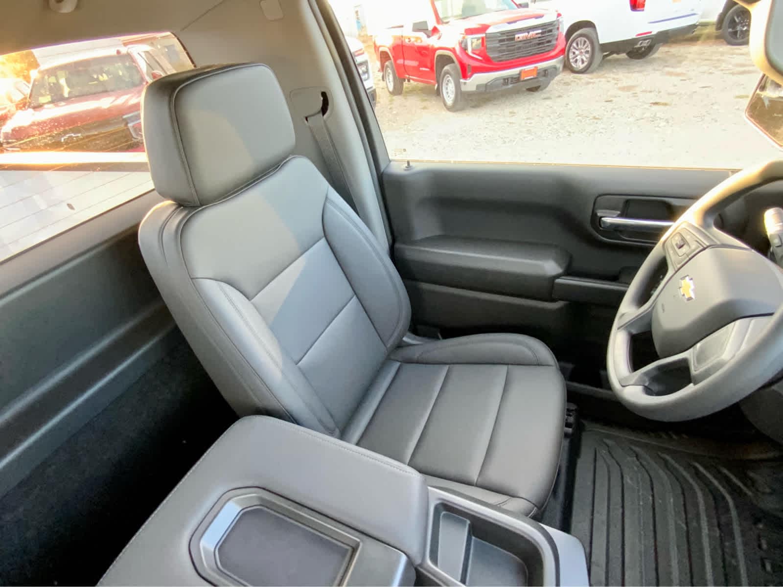 Thumbnail: 2026 Chevrolet Silverado 1500 - 27