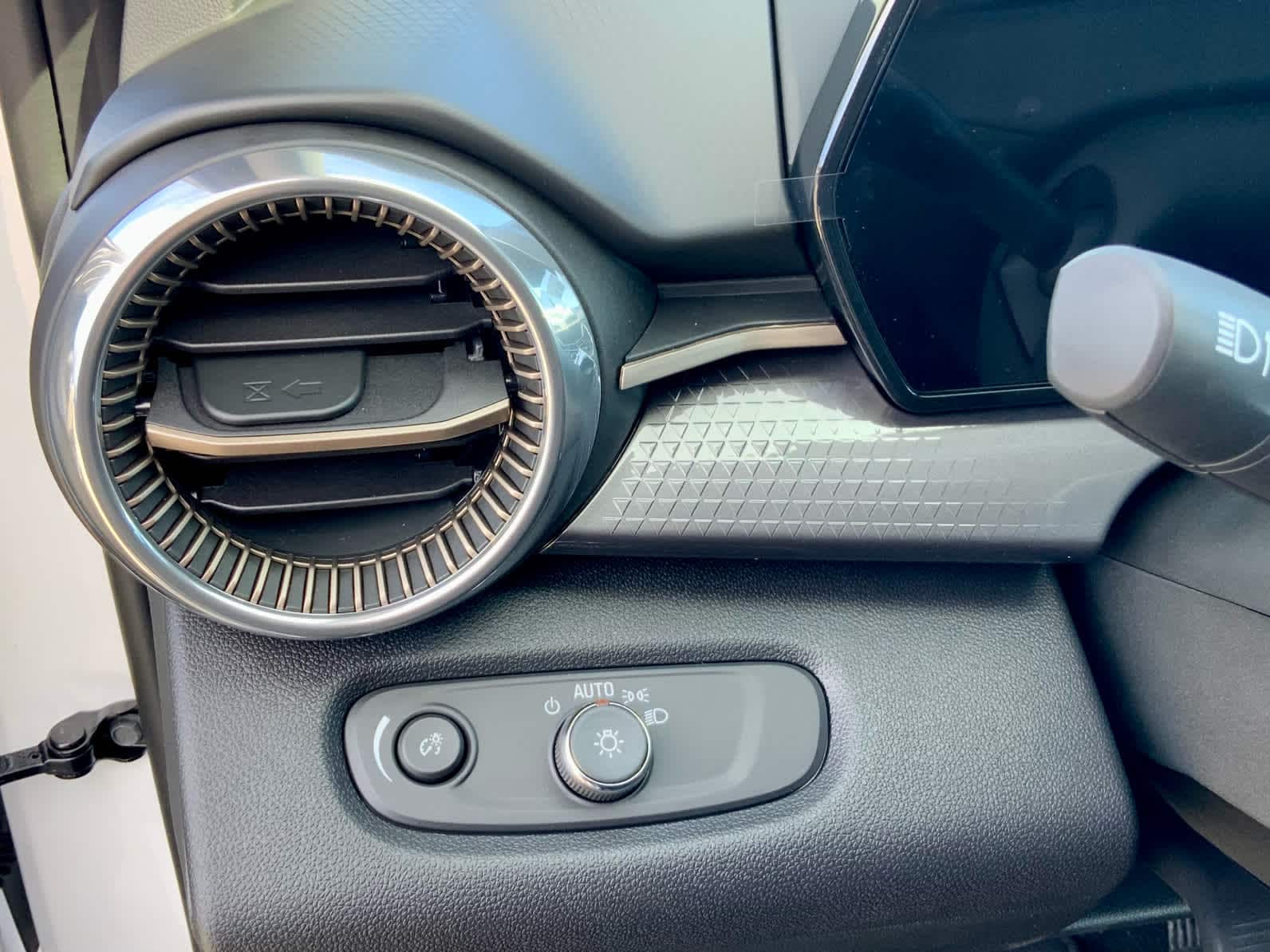 Thumbnail: 2026 Chevrolet Trax - 44